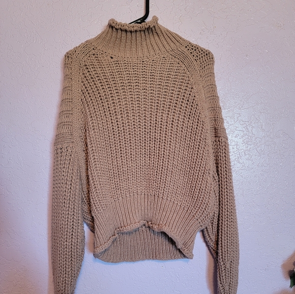 H&M Sweater - Picture 1 of 4